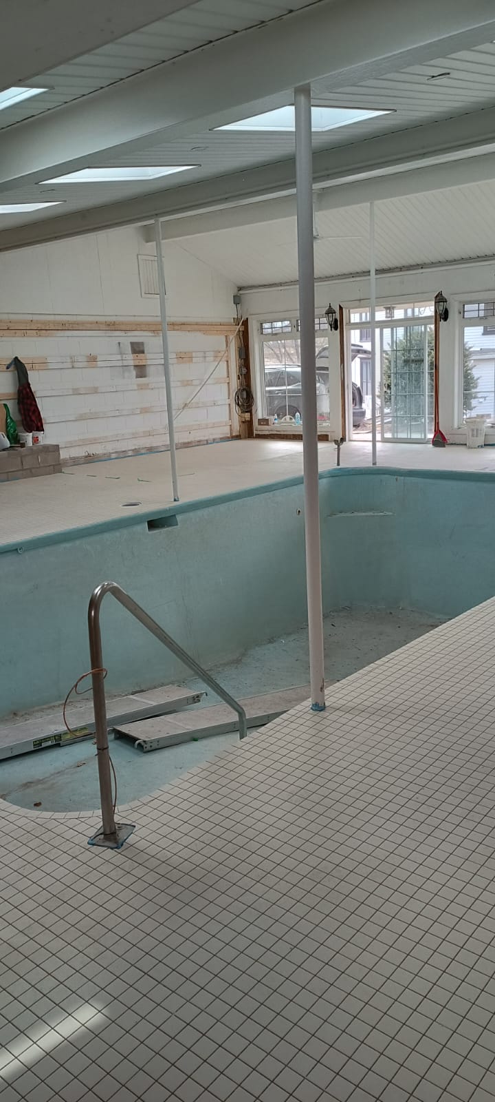 How to Tile a Swimming Pool: A Complete Guide for Durable and Beautiful Results