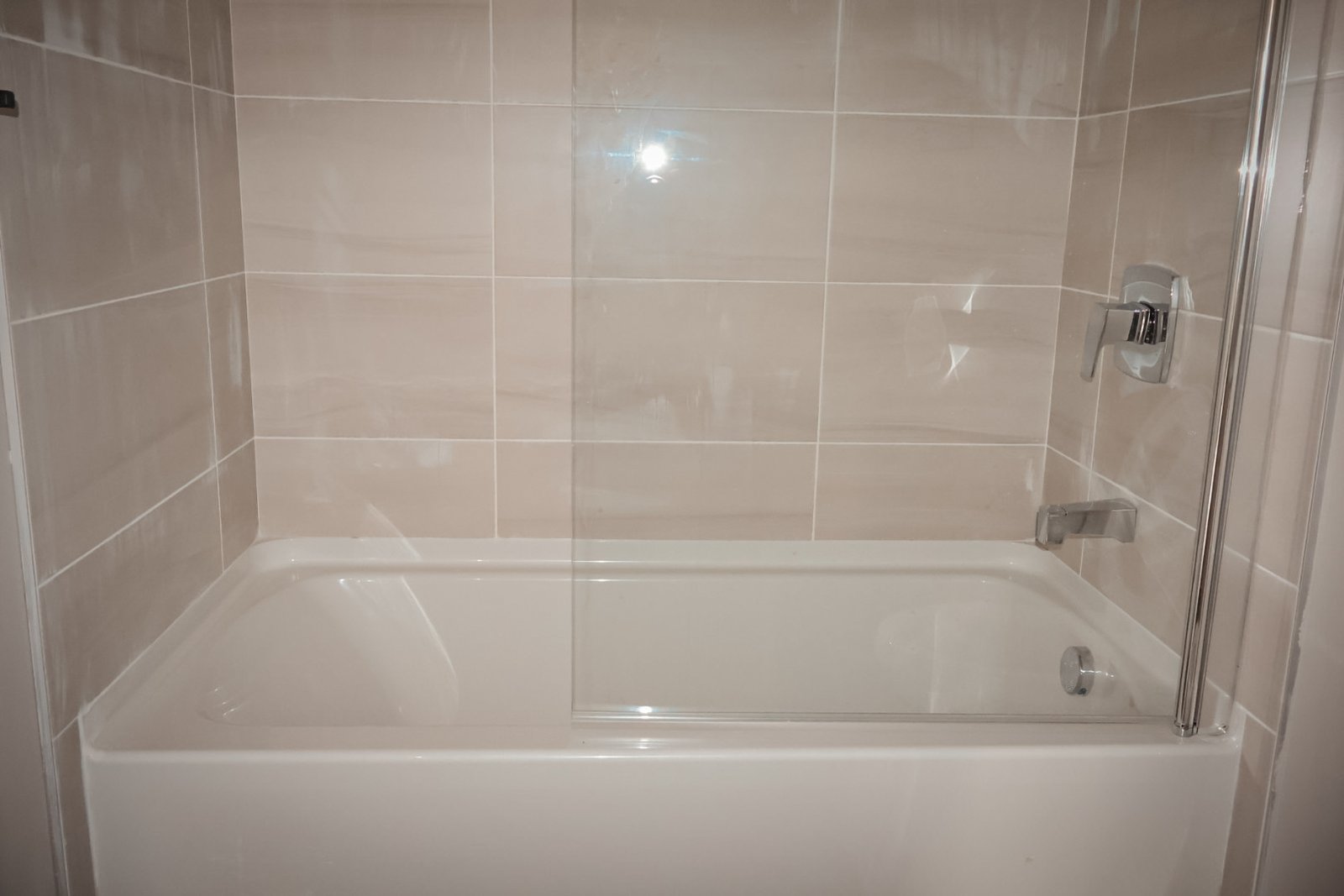 Why Homeowners in Nova Scotia Choose Tile for Bathroom Renovations